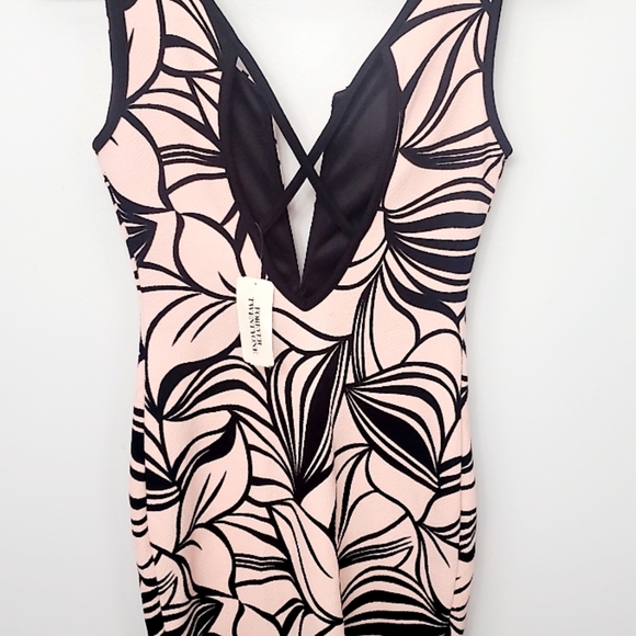 Bodycon dress - Picture 2 of 3